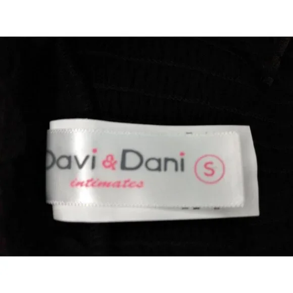 Davi & Dani Women Sz S Boho Bralette Floral Crochet Lace Eyelet Black Wireless - Picture 4 of 5